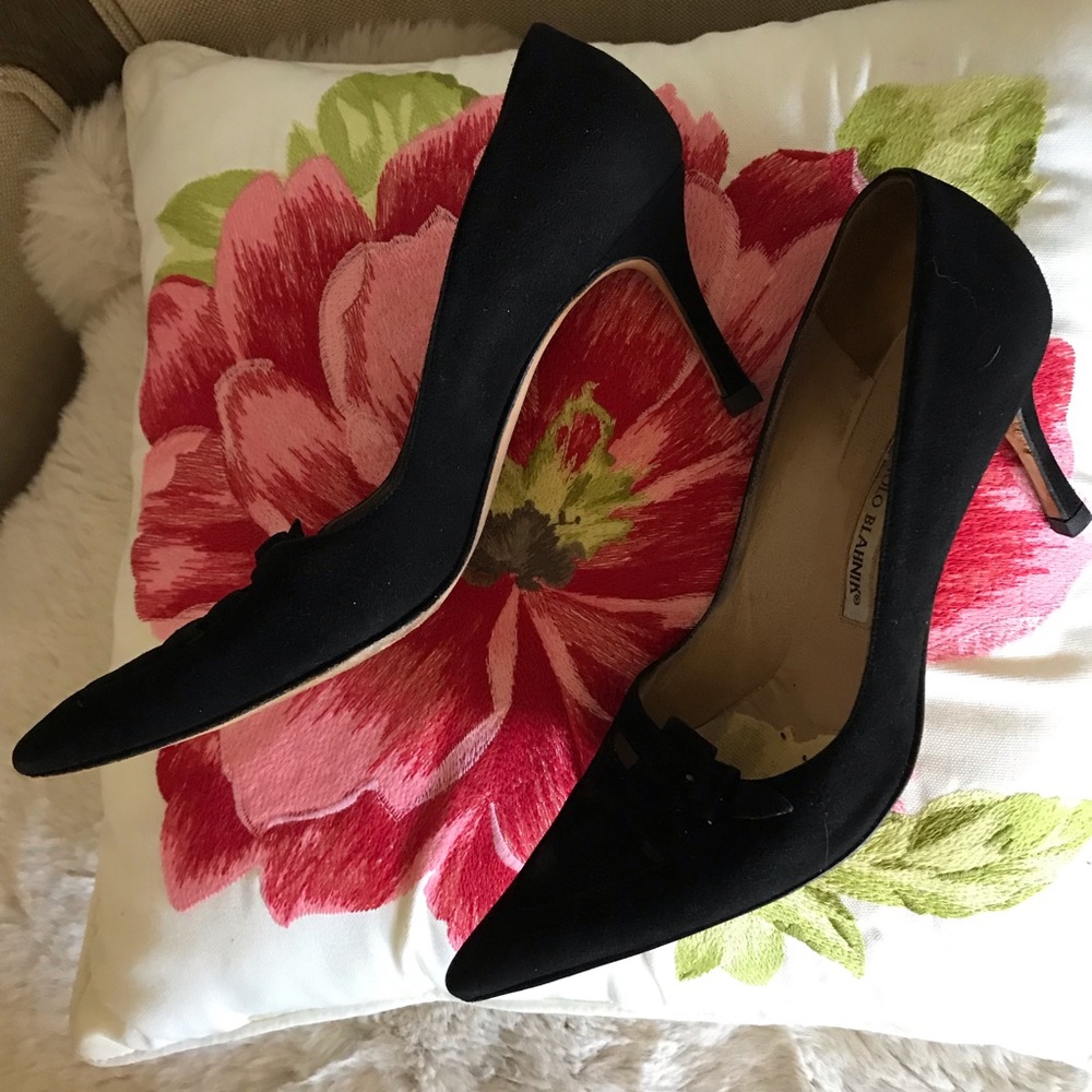 Vintage Manolo Blahnik 39 1/2 black suede with Buckle, sexy!